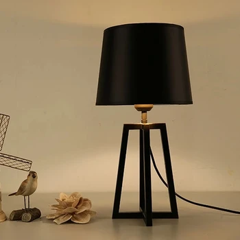 Скандинавски дизайн Нощна лампа за спални Новата китайска проста крушка е Модерна тъкан Романтична хол Хотелската домакински настолна лампа