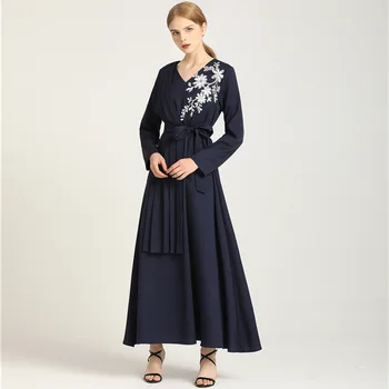 Елегантна тъмно синьо тънката рокля с бродерия във формата на цвете, дълъг ръкав, дължина до щиколоток, мюсюлмански жени, Бишт, свободни раменете